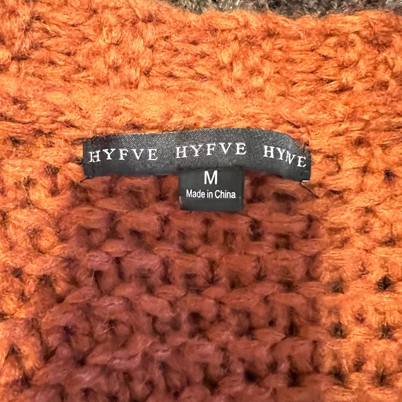 Popcorn sleeve sweater - Picture 9 of 9